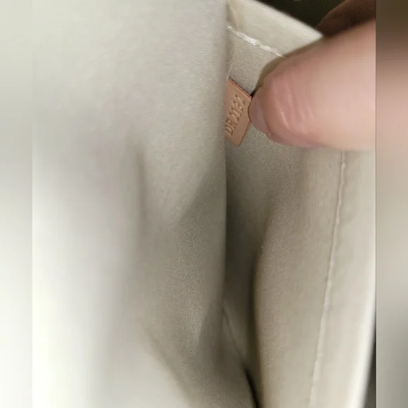 Louis Vuitton Avalon Vernis **READ DESCRIPTION ** - Picture 12 of 16